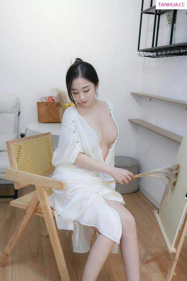   [XiuRen]高清写真图 2025.07.31 No.10603 楠芝 白色长袍第20张图片